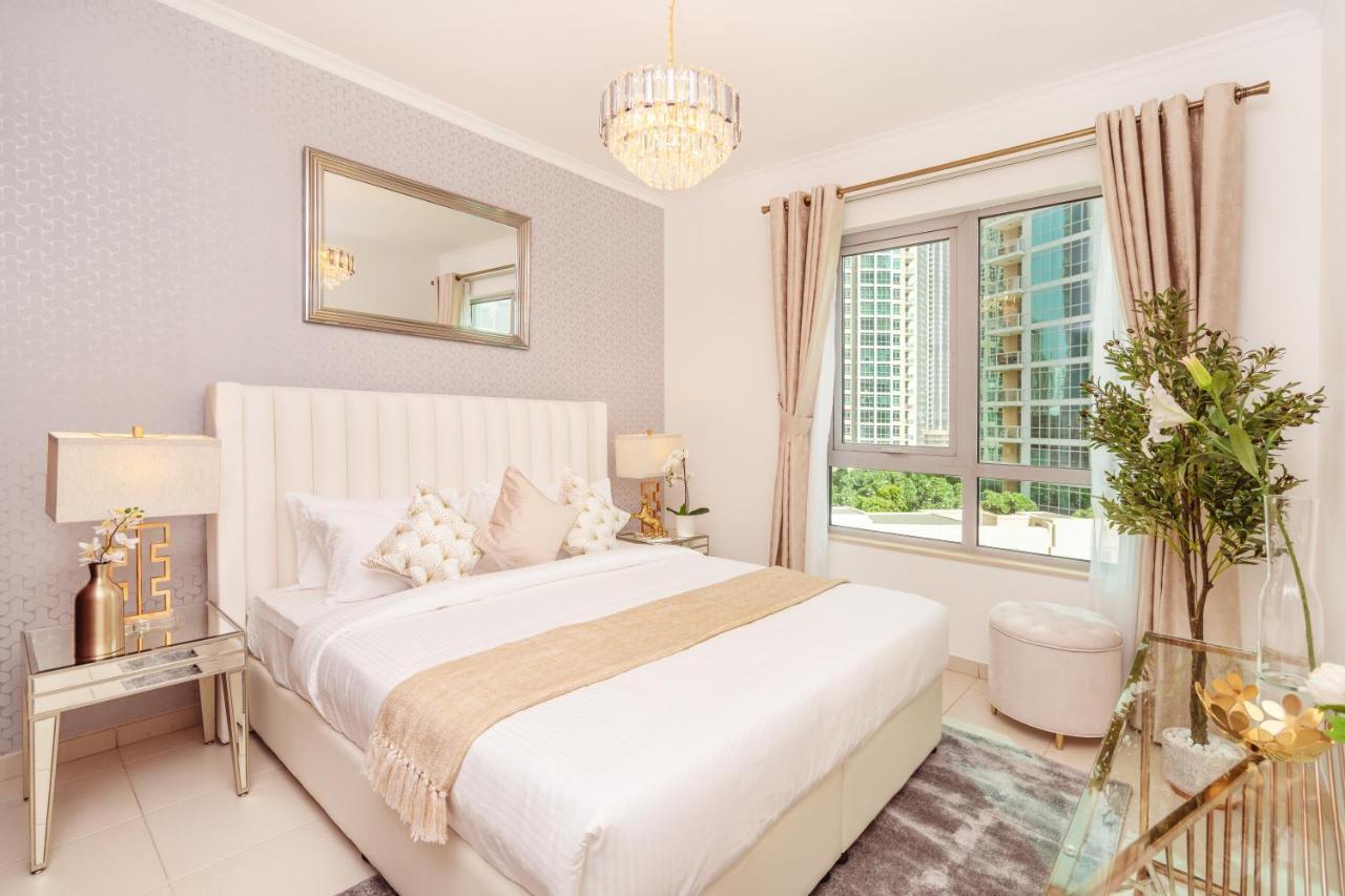 Elite Royal Apartment - Full Burj Khalifa & Fountain View - Magnum ดูไบ ภายนอก รูปภาพ